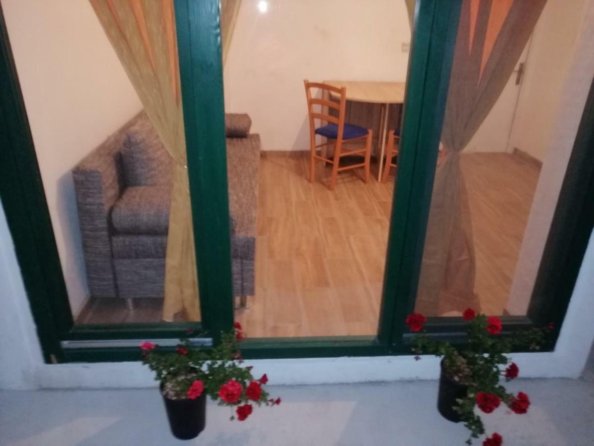Apartman Milica Golubic  Екстер'єр фото